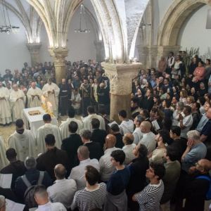 Los franciscanos celebran misa en el Cenáculo